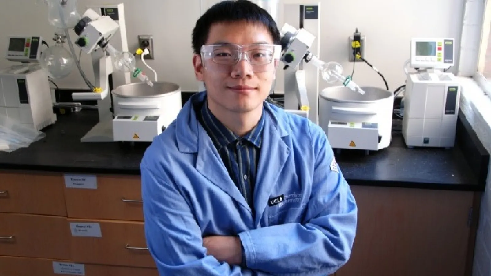 Chong Liu's headshot picture