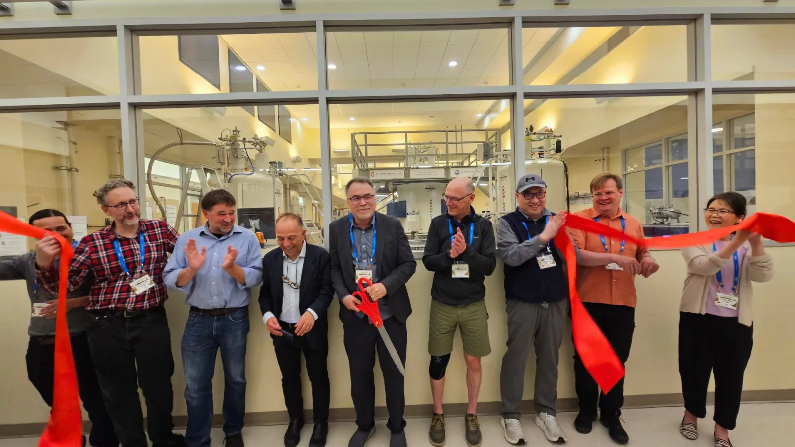 Ribbon cutting ceremony of National Gateway Ultrahigh Field NMR Center