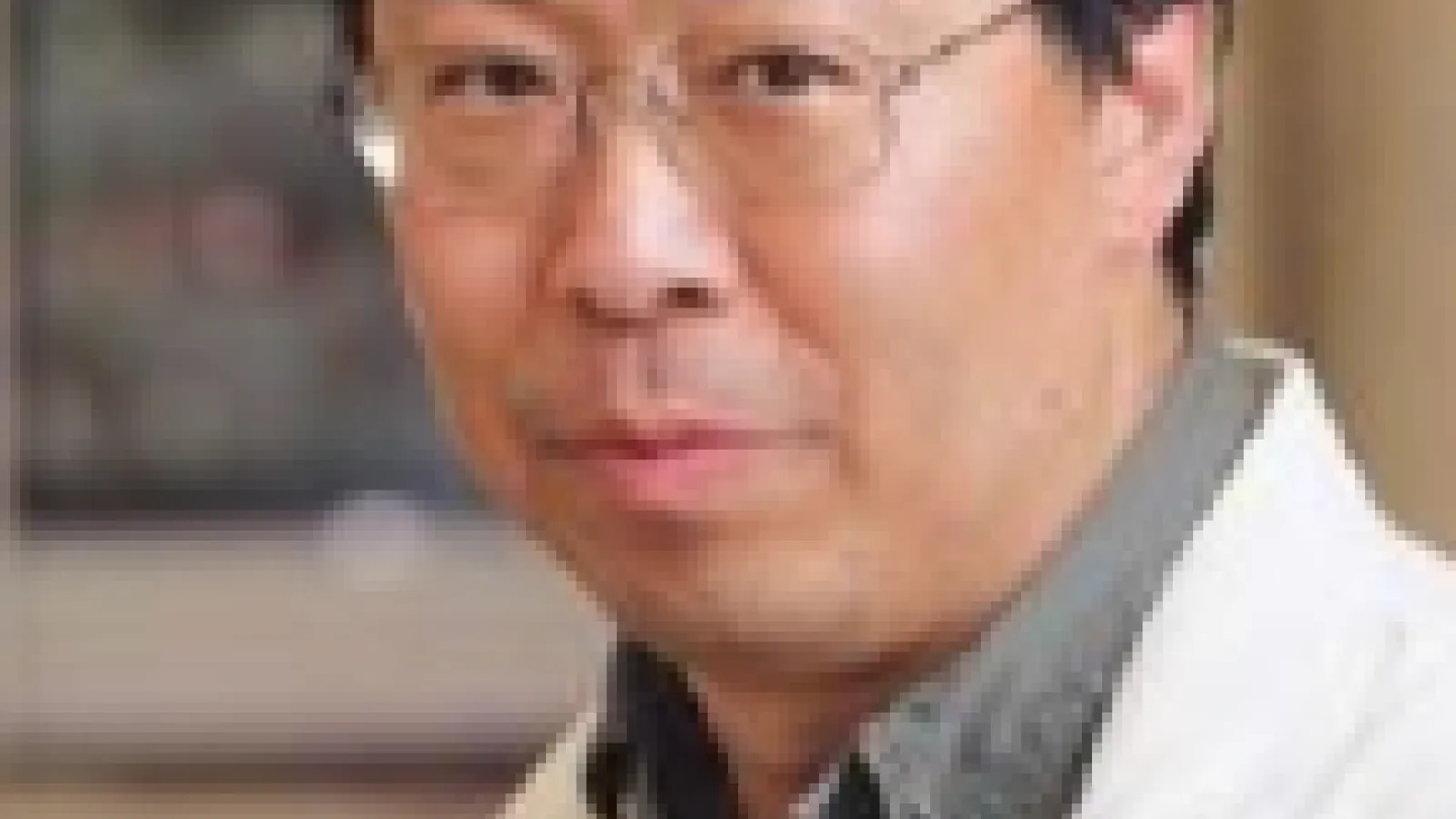 Head shot of Dr. Pengbo Zhou