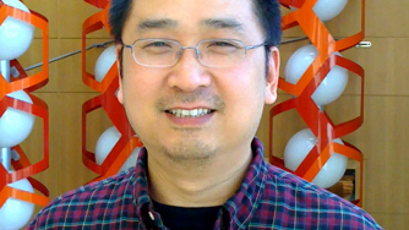 Head shot of Yifan Cheng