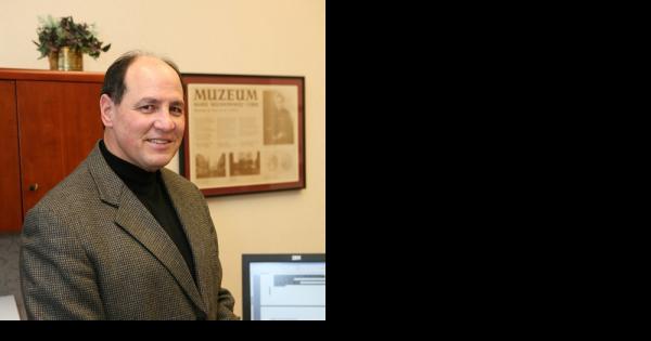 Platz Receives 2017 Oesper Award Department of Chemistry and Biochemistry