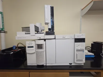 gcms instrument on a benchtop