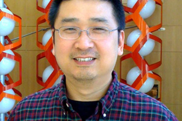 Dr. Yifan Cheng Head shot of Yifan Cheng