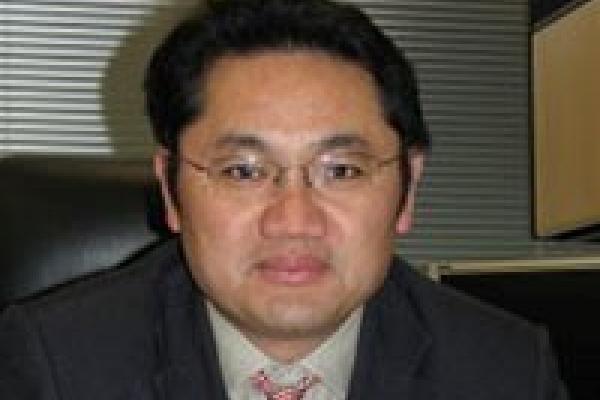 Head shot of Dr. Dongping Zhong